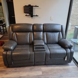 Automatic Reclining Love Seat