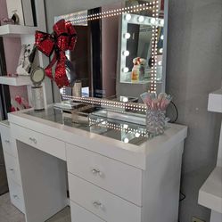 Beautiful Vanity with Bluetooth