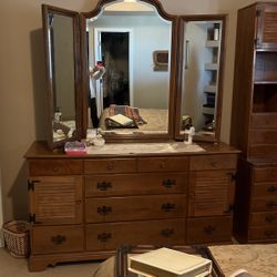 Ethan Allen Heirloom Bedroom Set-Nutmeg Maple