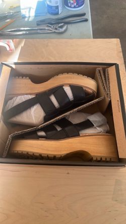 Kelsi Dagger size 7 1/2 M shoes