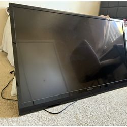 46" Insignia TV - Works Perfectly - Great for Gaming/Bedroom