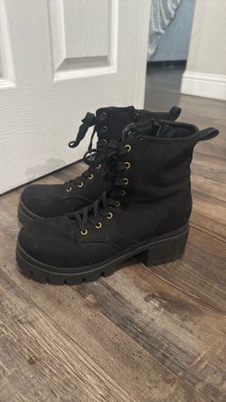 Black Boots 8 1/2