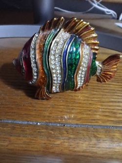 Jeweled fish stash box