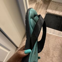 Nike Slides *Must Go*
