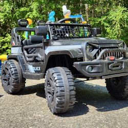 Police SUV Battery Powered Small Person Ride-on Car with Charger