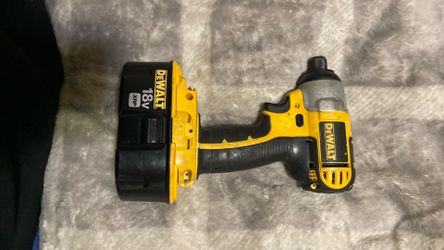 DeWalt  Dc825 Impact Drill
