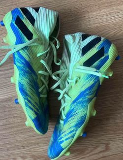 Men’s Adidas Nemesis Soccer Cleats - Size 10.5