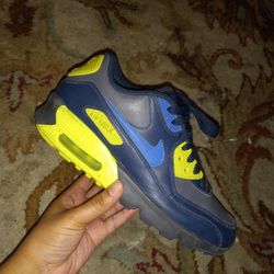 Nike Airmaxes, Size 6