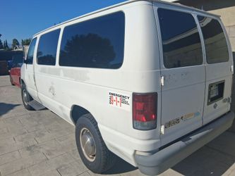 2002 Ford E-350