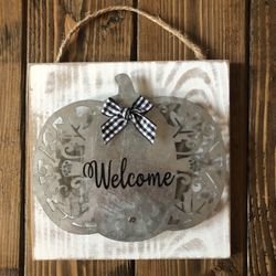 Small Welcome Sign