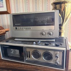 Panasonic RC-7469 flip clock radio