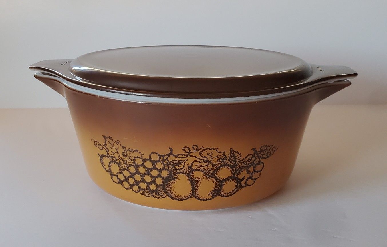 PYREX Old Orchard 2 1/2 QT Round Casserole Dish # 475B w/ Brown Lid