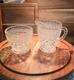 VINTAGE ~RETRO~COLLECTABLE ♡Wexford
Anchor Hocking Glass Co.
SUGAR BOWL CREAMER SET.
$15 Firm Price *(non-negotiable)
✨️EXCELLENT VINTAGE CONDITION,