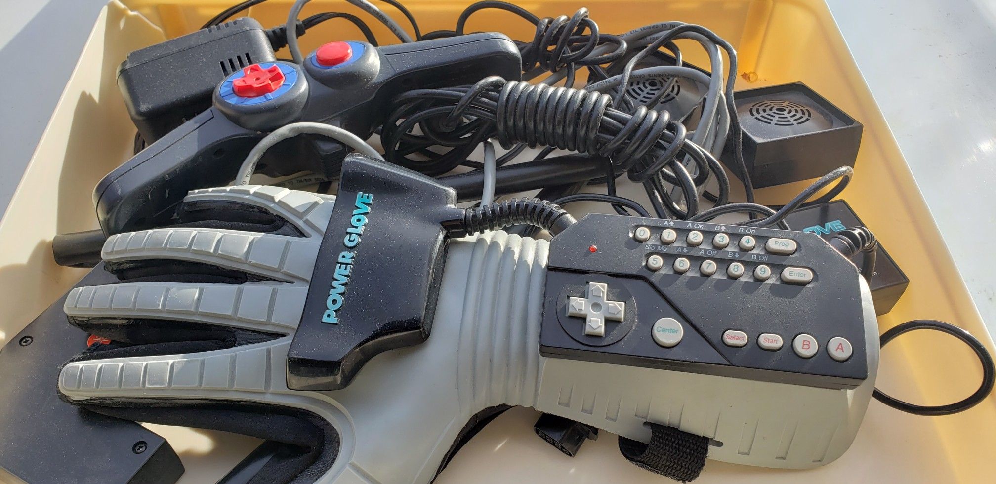 Original NES Power Glove !!!