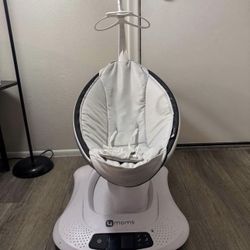 4moms MammaRoo baby swing