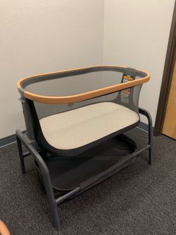 Maxi-cosi grey Lora bedside Bassinet