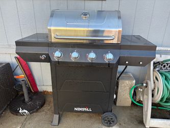 Nexgrill 4-Burner Gas Grill