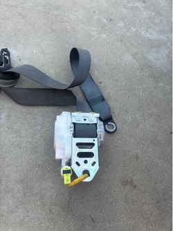 RIGHT PASSENGER SIDE SEAT BELT 2010-2015 TOYOTA PRIUS 3ER GENERATION 1.8L OEM.