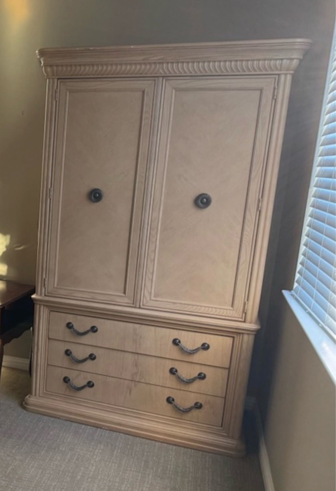 Entertainment center