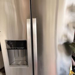 Whirlpool Refrigerator 