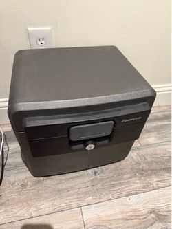 SentrySafe HD4100 Fire-Resistant and Water-Resistant Box Safe