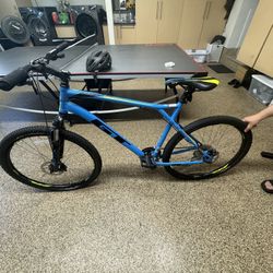 GT Mountain Bike 