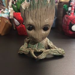 Baby Groot Pen Pot Tree