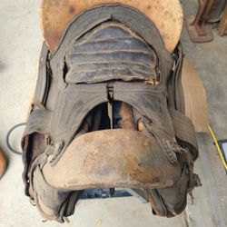OLD HORSE SADDLE