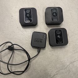 (3) Blink XT2 Outdoor security cameras with sync module