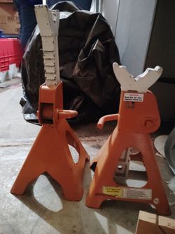 Jack stands