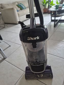 Vacuum cleaner Shark