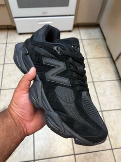 New Balance 9060 - Triple Black