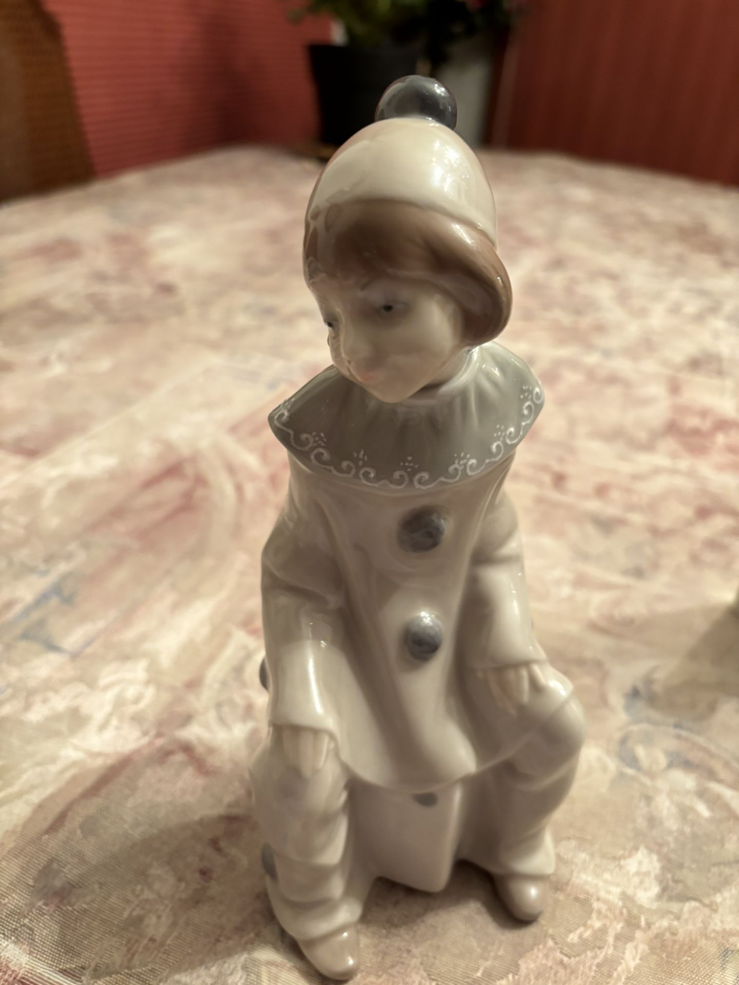 Lladro Statue Of Boy Jester Sitting On Domino