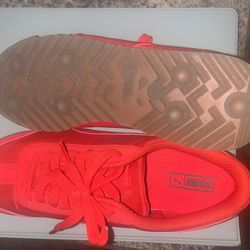  PUMA SNEAKERS!