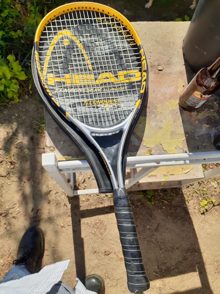 Head ti.conquest tennis racket. With cover.