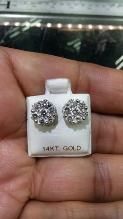 14k white gold diamond earings 2.05 ct diamonds