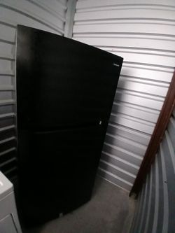 Frigidaire Refrigerator For Sale in E. Fort Worth  - $500 OBO