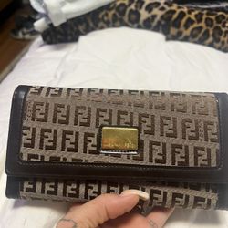 Fendi wallet 