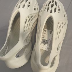 Yeezy Foam Runner (Ararat)