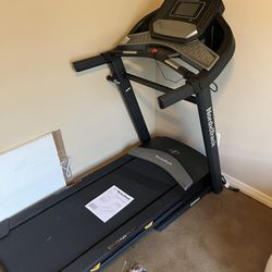 NordicTrack C700 Folding Treadmill