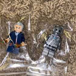 LEGO Doctor Who - Original - The Doctor Minifig w/ Sonic Screwdriver + Cyberman 71238