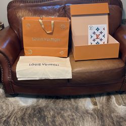 Louis Vuitton Wallet for Sale in Vlg Wellingtn, FL - OfferUp