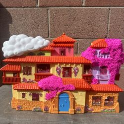 Casa Madrigal Play Set Mi Casita Used