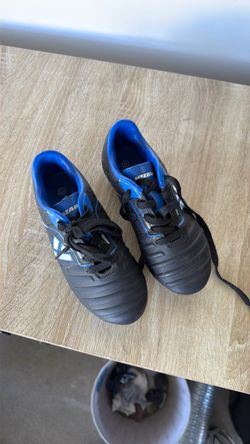 Kids sports cleats