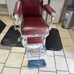 Vintage 1940’ S  Barber Chair 