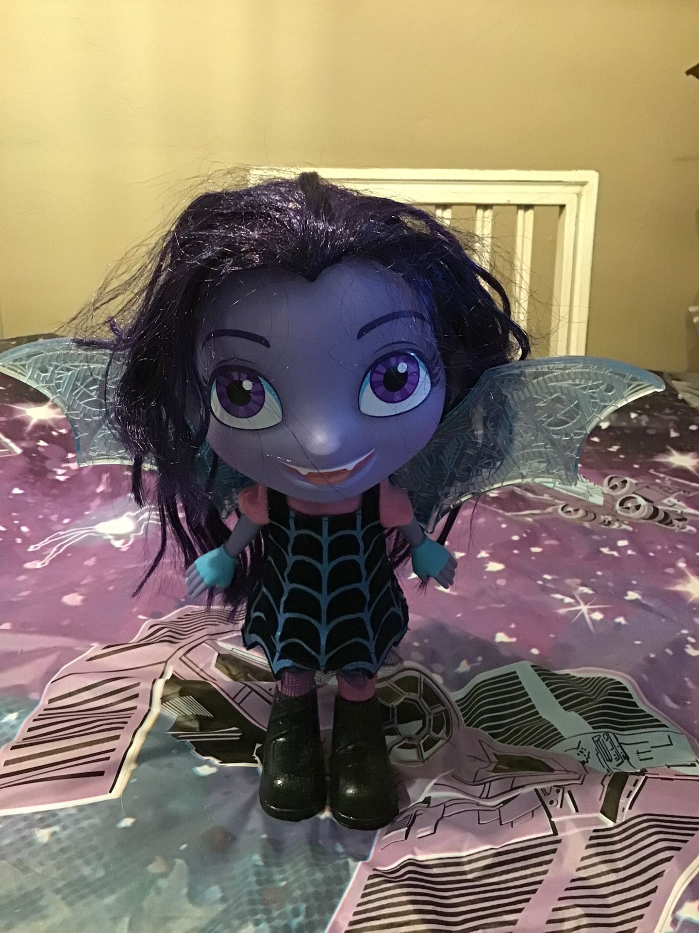 Disney Vampirina Bat-tactic Talking Doll