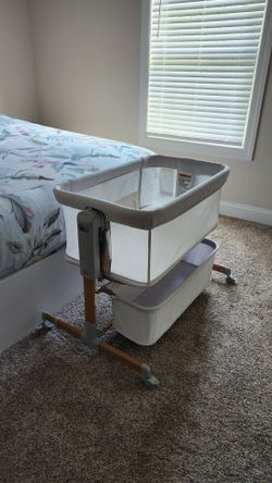 Taylengrow Baby Bedside Bassinet – Rocking & Adjustable – Excellent Condition