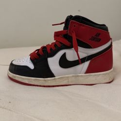 Air Jordan 1 High OG "Black Toe"