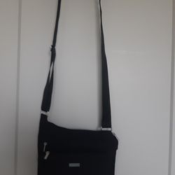 Baggallini Black Crossbody Multipocket In EXCELLENT CONDITION 