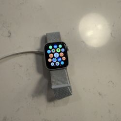 Apple Watch SE 2nd gen Unlocked With Every Carrier 